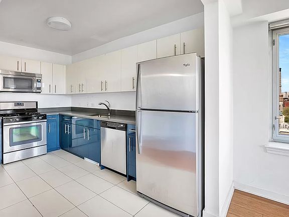 4th image of 101 Avenue D #Penthouse 12a