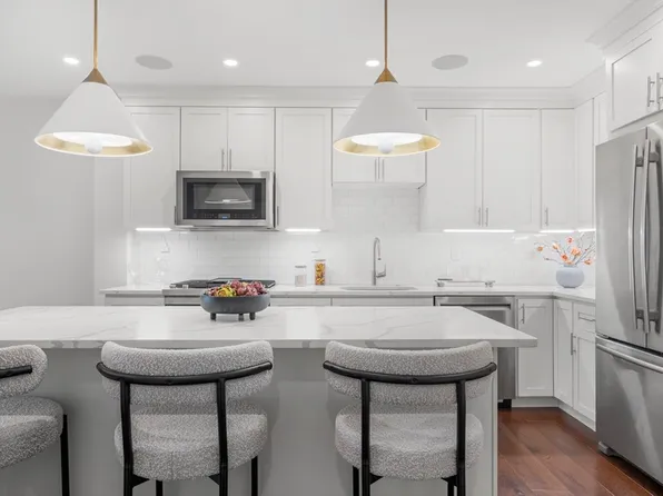 480 W Broadway #303, Boston, MA 02127