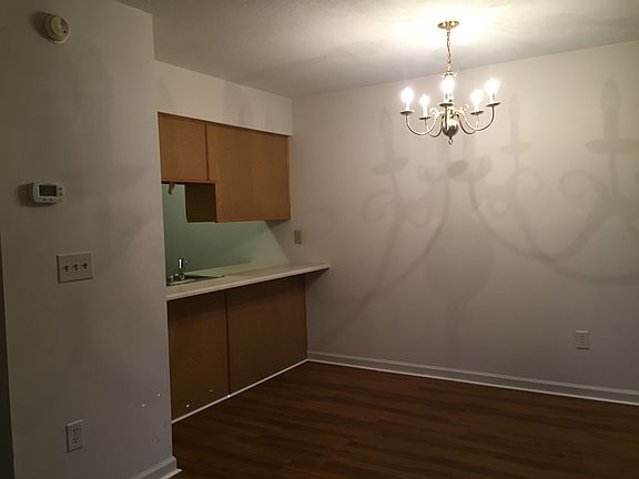 4th image of 92 Beale Rd #6
