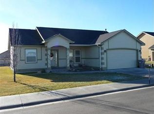 695 SW Josephine St, Mountain Home, ID 83647