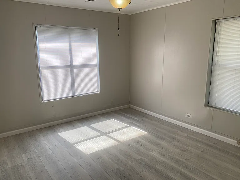 2242 Piedmont Pl — Photo 24