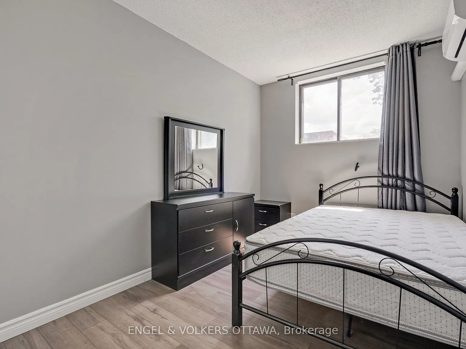 2 bed, $2,200 — Photo 4