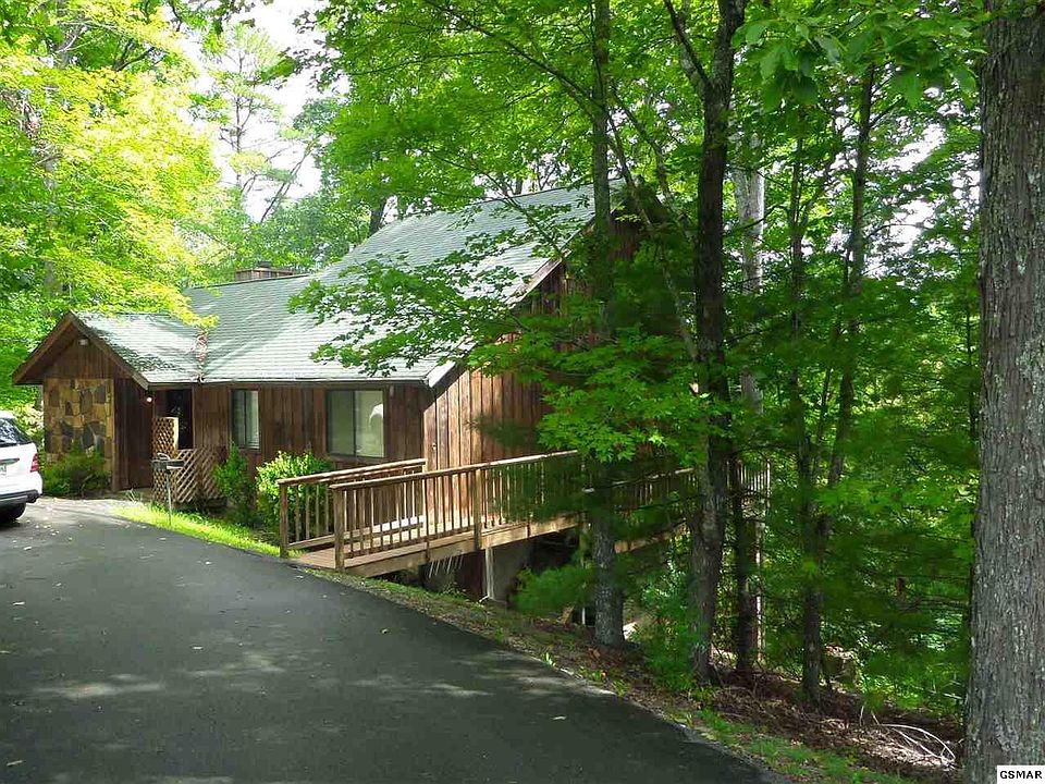 1st image of 635 Country Oaks Dr