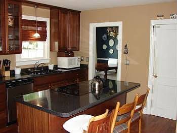 3rd image of 16 Buena Vista Ave