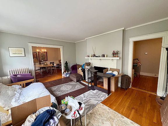 5th image of 118 University Rd APT 3