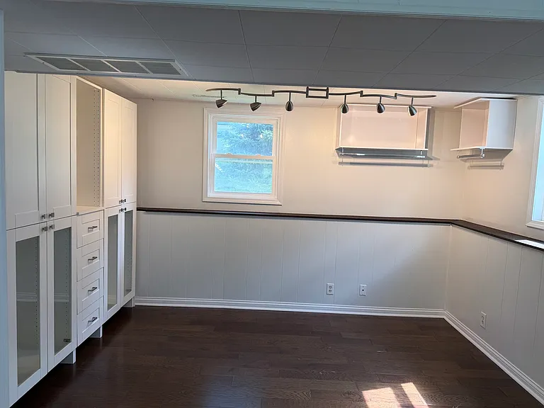 211 E Dresser Rd — Photo 10