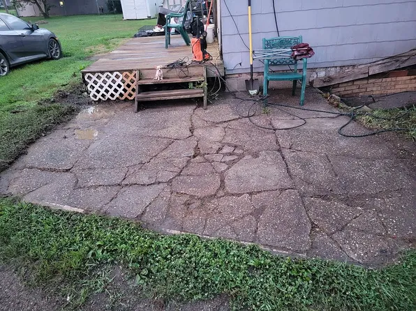 539 W State St, Newcomerstown, OH 43832
