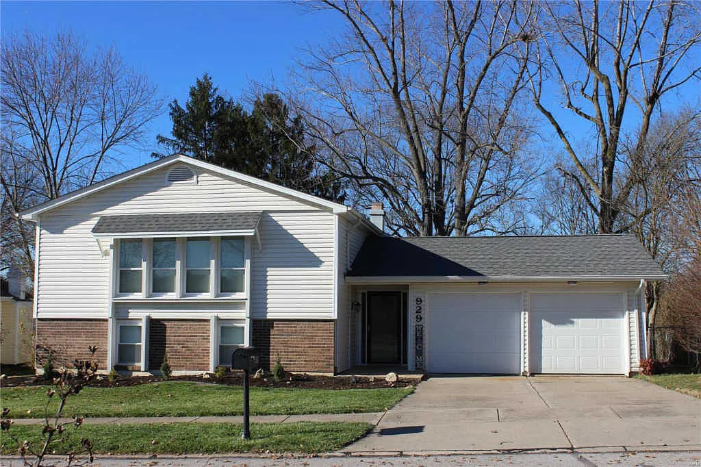 929 Parma Dr photo 1