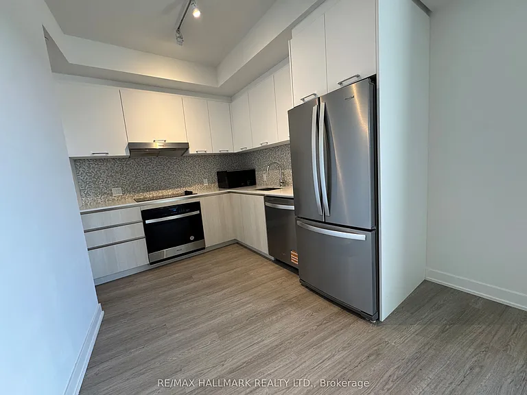 8188 Yonge St #431 — Photo 8
