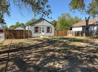 906 E Jackson Ave, Riverton, WY 82501