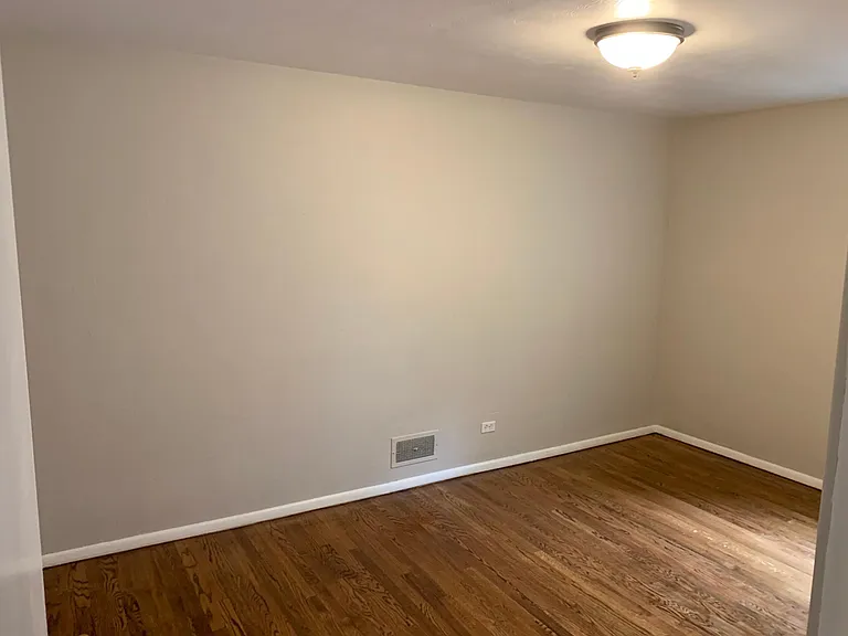 2325 S Clayton St — Photo 10