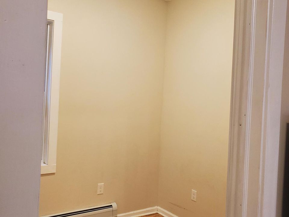 2nd image of 610 4th Ave #1-R