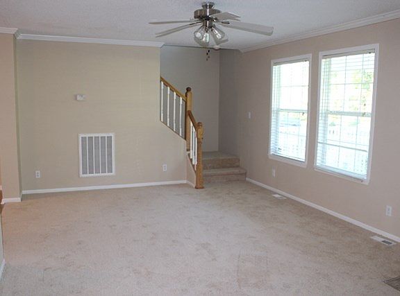 5th image of 147 Arbor Dr