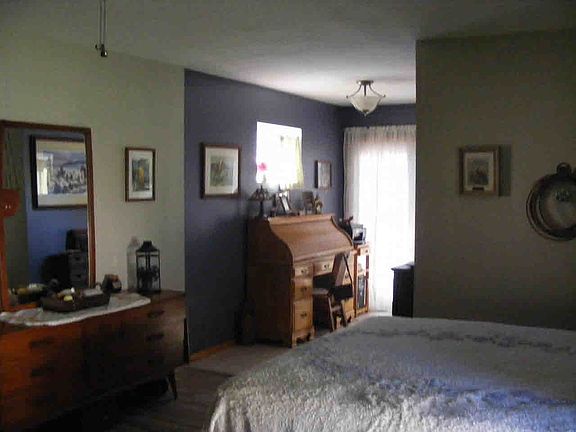 3rd image of 7847 Forestway Dr