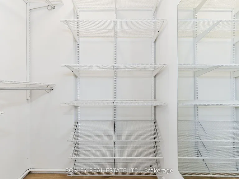 335 Lonsdale Rd #210 — Photo 20