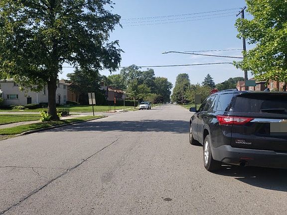 5th image of 3831 Leslie Ave
