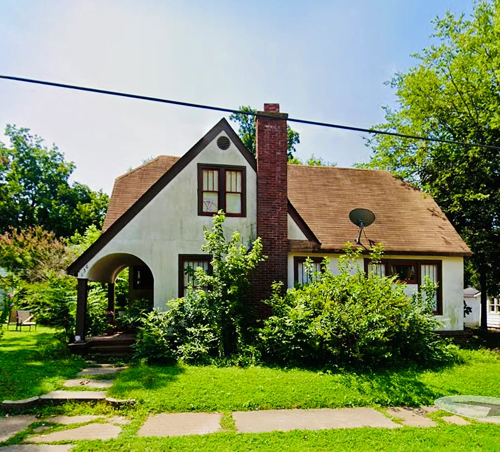 651 W Monroe Ave — Photo 2