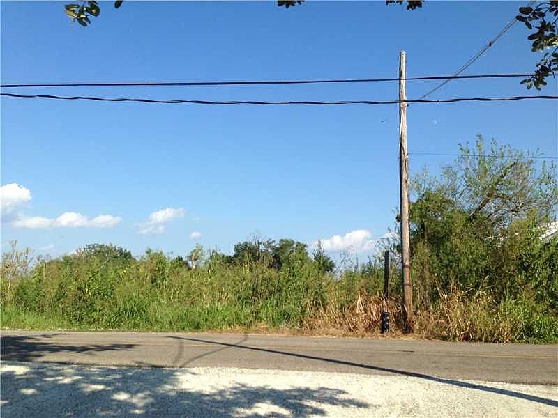 2nd image of 1937 Yscloskey Hwy