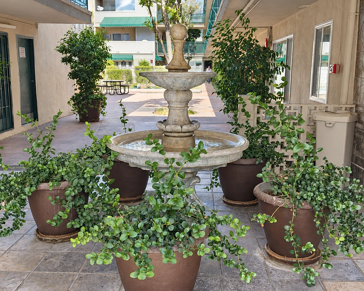 Maison De Michelle Apartments — Photo 2