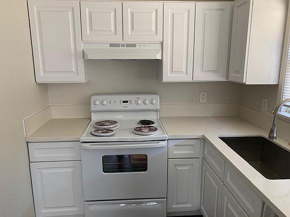 2nd image of 123 East St APT B