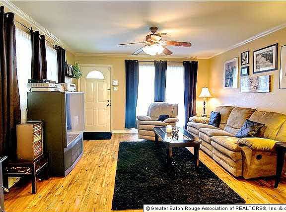 3rd image of 2231 S Woodcrest Ave