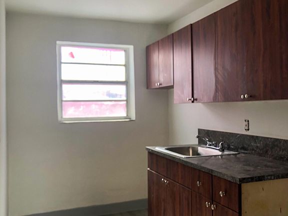 2nd image of 1805 NW 2nd Ct APT 201