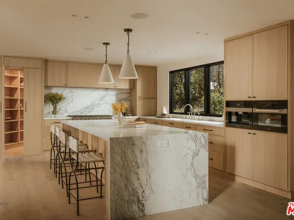 1417 Bluebird Ave, Los Angeles, CA 90069