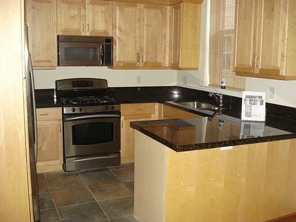 2nd image of 518 NE 7th Ave #2