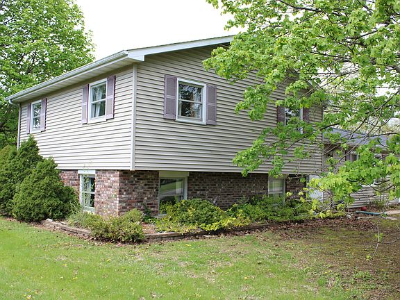 2nd image of 15 W Rickard Dr