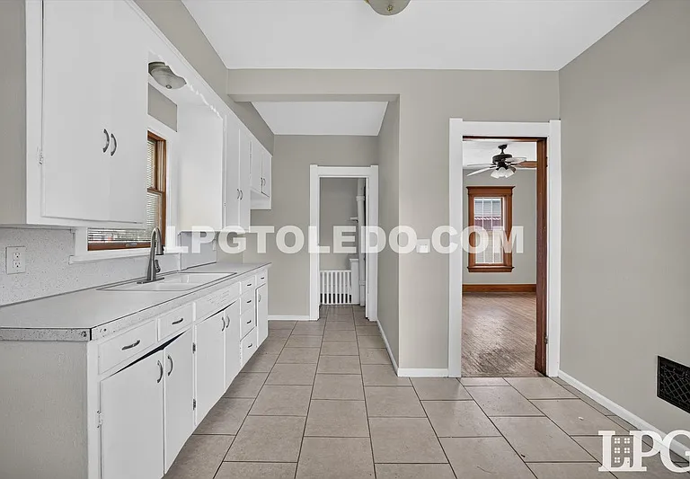 3318 Stickney Ave — Photo 10