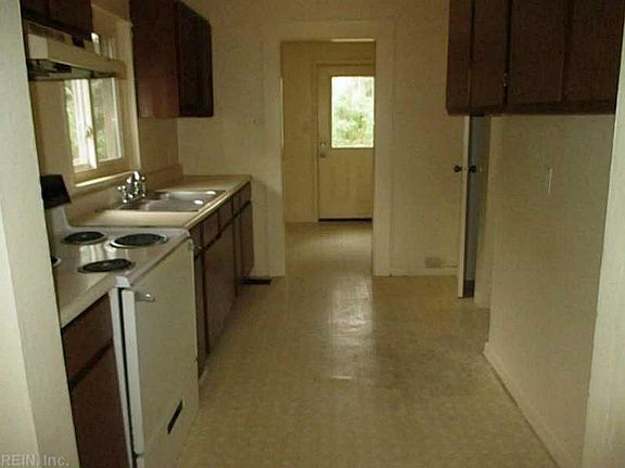 4th image of 141 Maxwell Ln