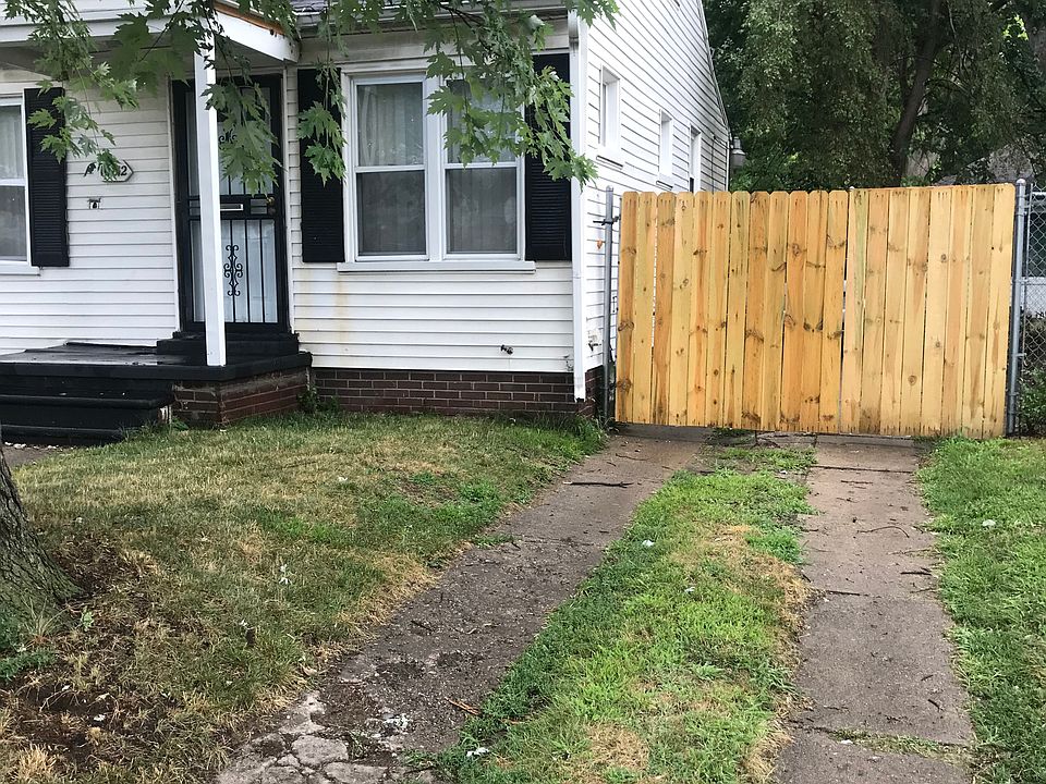 2nd image of 18812 Fenelon St