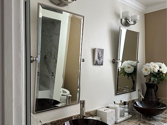 3rd image of 5625 Windsor Way Unit 108