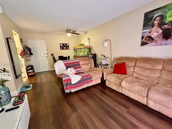 1080 N Benoist Farms Rd Unit 107, West Palm Beach, FL 33411