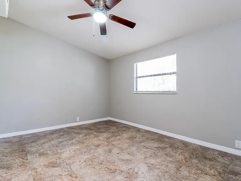 2603 Martha Ln — Photo 16
