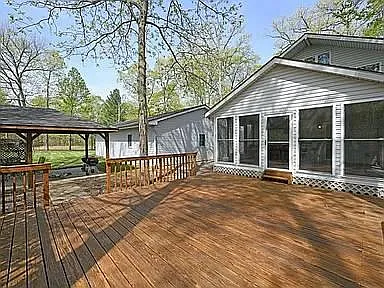 5 bed, 2.5 bath, 3700 sqft, $3,000 — Photo 4