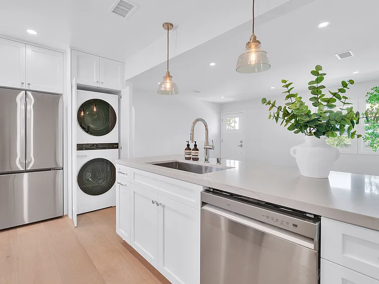 1022 Grant St #B — Photo 8