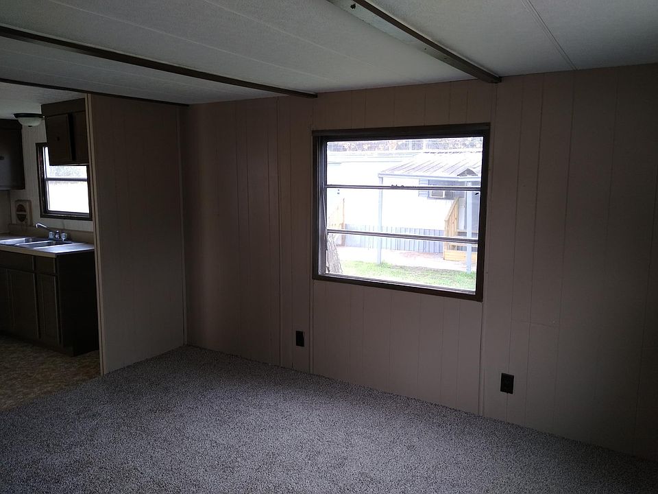 2nd image of 219 W Crystal Flash Rd