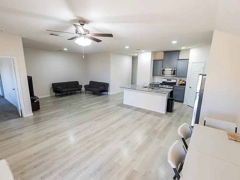 6321 Wales St — Photo 14