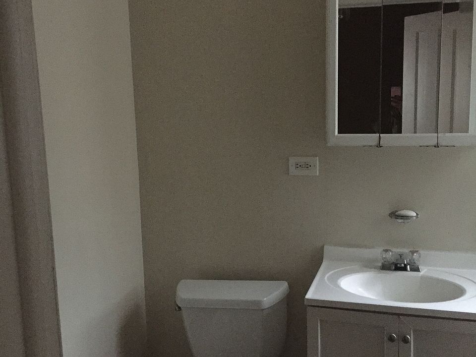 2nd image of 725 E 81st St #2