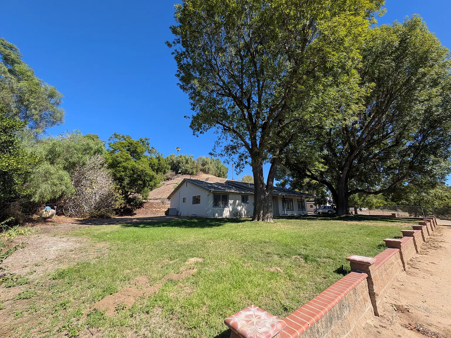 3 bed, 2287 sqft, $2,850 — Photo 2