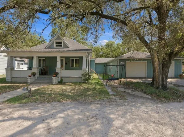 503 N Oak St, Iola, KS 66749