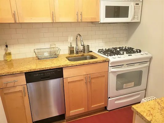 Rented by Noble Realty | media 25