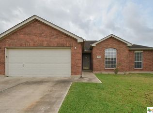 511 Christopher's Cv, Lockhart, TX 78644