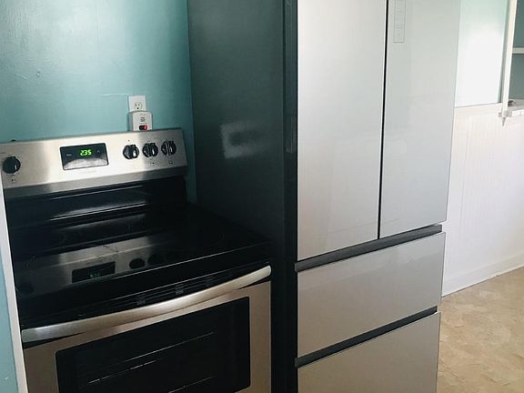 5th image of 1702 N Glenrose Ave