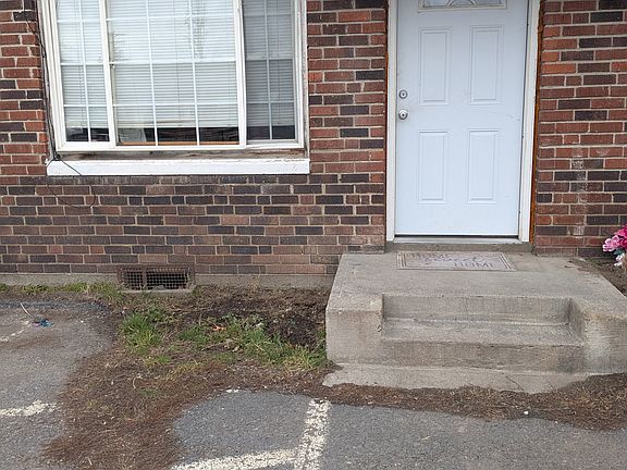 2nd image of 2236 3rd St #9