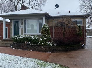 22332 Rosedale St, Saint Clair Shores, MI 48080