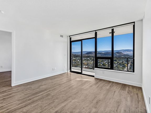 5th image of 1471 Saint Paul St #2301
