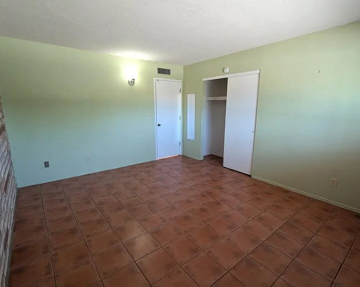 3078 N Cherry Ave — Photo 8