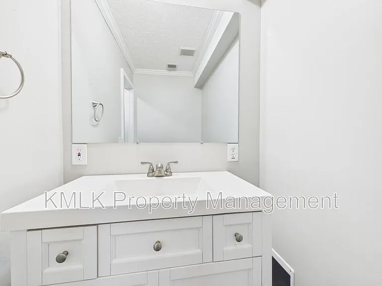 3957 Cox Rd — Photo 15